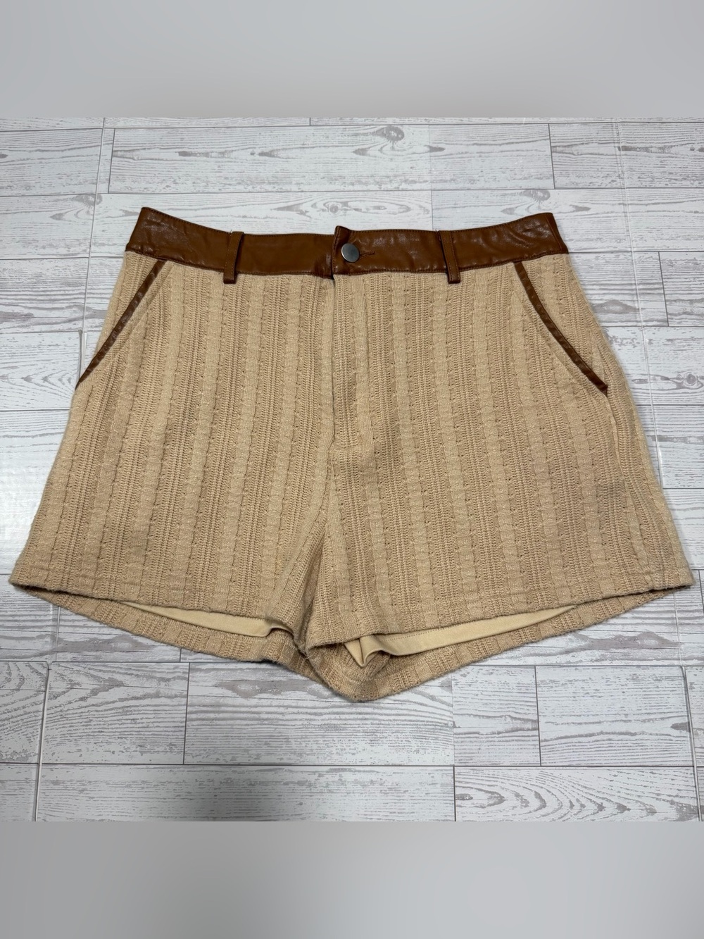 Le Lis Textured Knit Shorts with Faux Leather Trim | Women’s‎ Medium